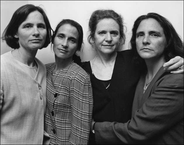 4 Sorelle si fanno Fotografare Ogni Anno per 36 anni: il Risultato è Emozionante