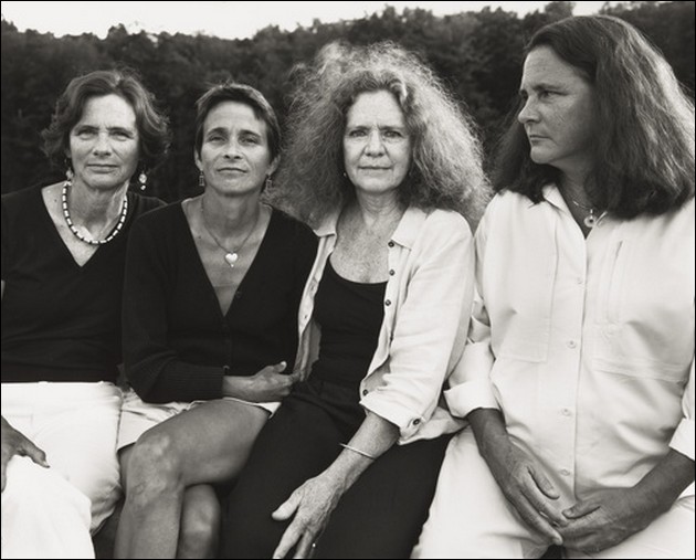 4 Sorelle si fanno Fotografare Ogni Anno per 36 anni: il Risultato è Emozionante