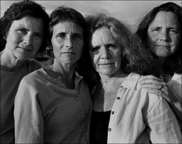 4 Sorelle si fanno Fotografare Ogni Anno per 36 anni: il Risultato è Emozionante
