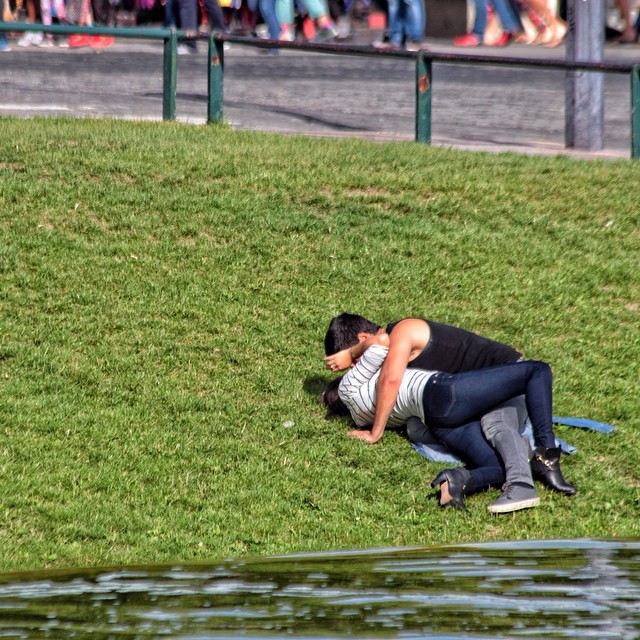 Coppie Fin Troppo Smielate in Pubblico che ti Faranno Odiare l'Amore