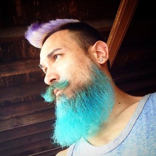 Moda Uomini: la Barba è Ancora di Tendenza... Ma Si Colora! Moda Uomini: la Barba è Ancora di Tendenza... Ma Si Colora!