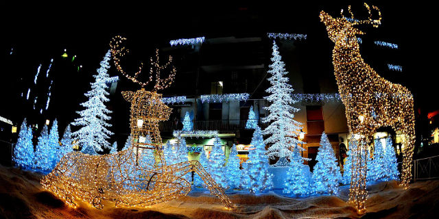 Natale nel mondo: le luminarie natalizie che ti faranno sognare Natale nel mondo: le luminarie natalizie che ti faranno sognare