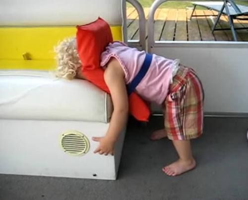 36 Bambini che Si Addormentano Davvero Ovunque!