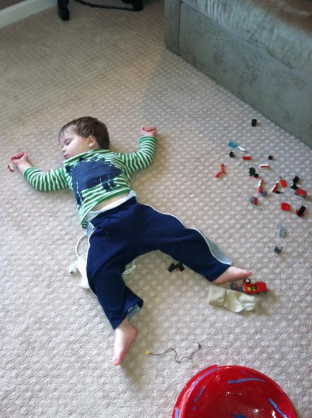 36 Bambini che Si Addormentano Davvero Ovunque!