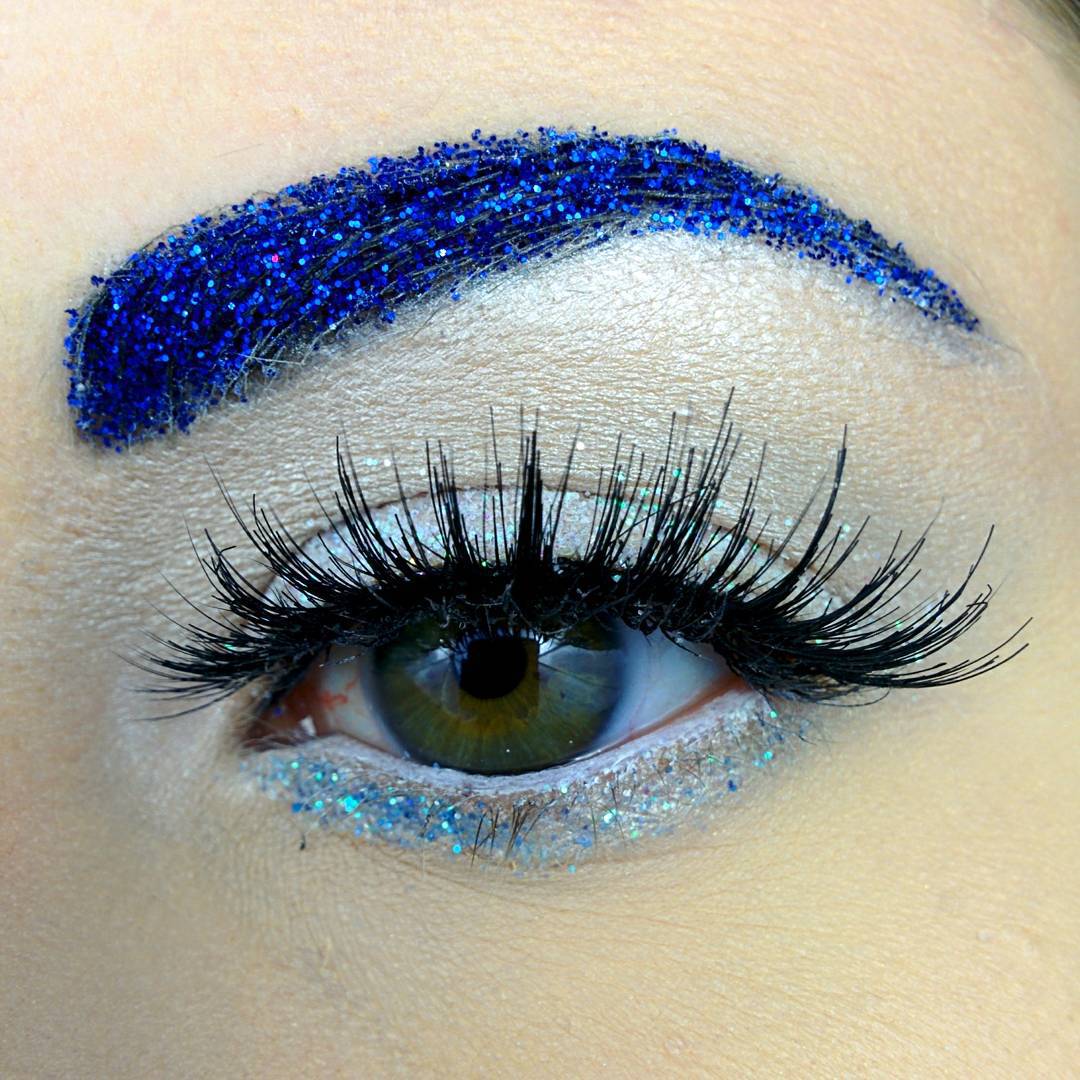 L'ultima Tendenza Femminile? Le Sopracciglia Glitterate, Eccole in 30 Foto!