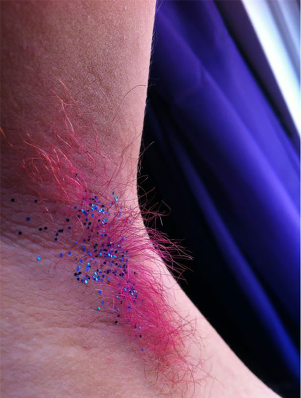 L'Ultimo (Agghiacciante) Trend: le Ascelle Glitterate, eccole in 16 Foto!
