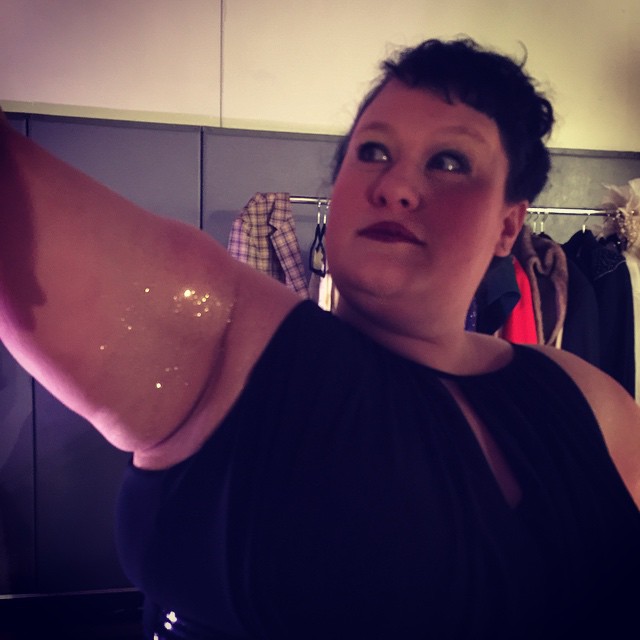 L'Ultimo (Agghiacciante) Trend: le Ascelle Glitterate, eccole in 16 Foto!