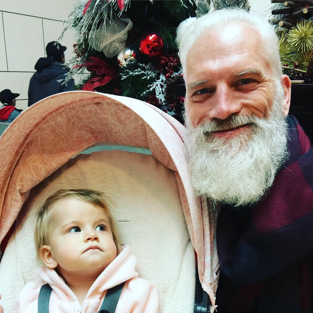 Paul Mason, il Babbo Natale Sexy che non Viene dalla Lapponia ma dalle Passerelle in 19 Scatti!