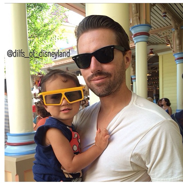 26 Dilf che Rappresentano un Ottimo Motivo per Andare a Disneyland!
