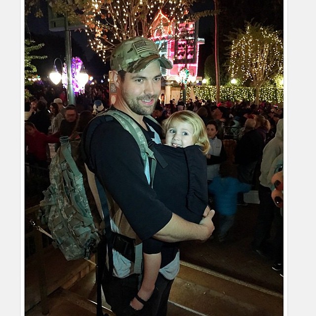 26 Dilf che Rappresentano un Ottimo Motivo per Andare a Disneyland!
