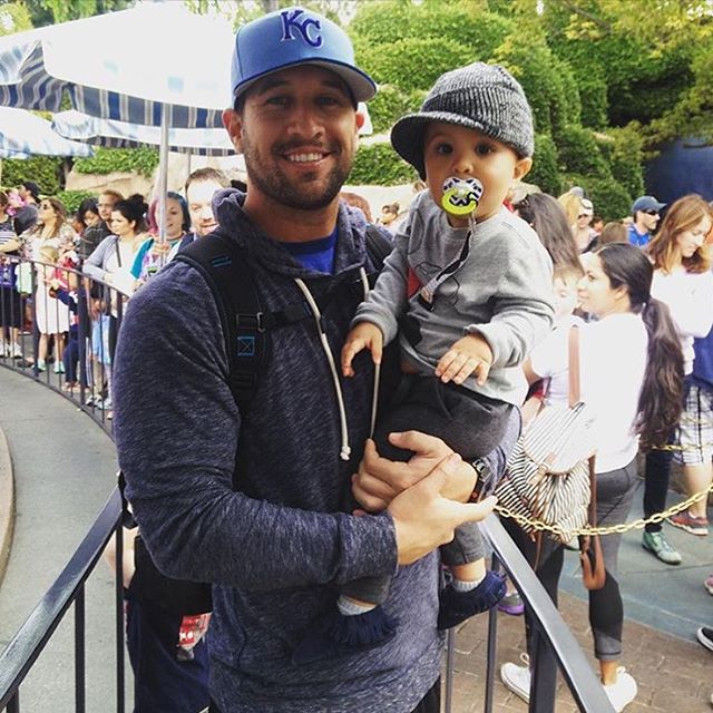 26 Dilf che Rappresentano un Ottimo Motivo per Andare a Disneyland!