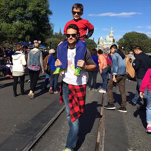 26 Dilf che Rappresentano un Ottimo Motivo per Andare a Disneyland!