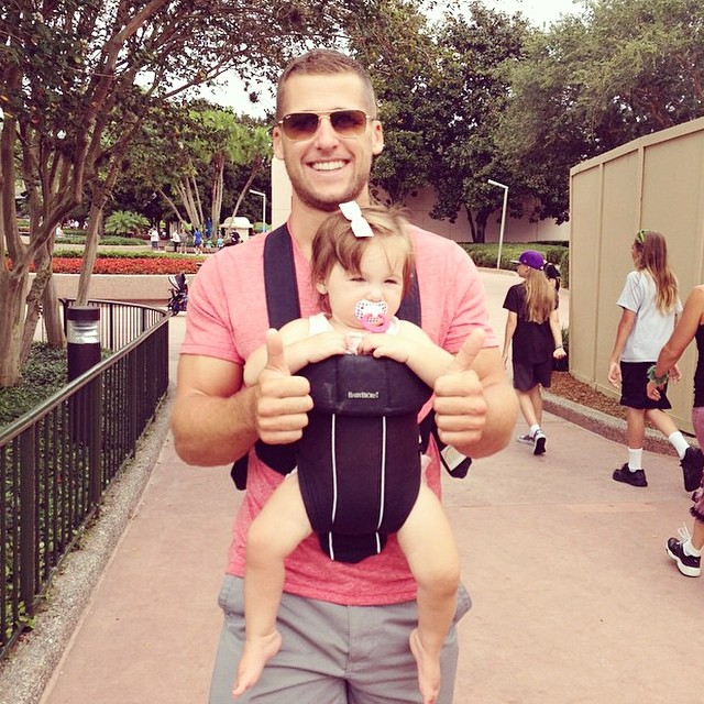 26 Dilf che Rappresentano un Ottimo Motivo per Andare a Disneyland!