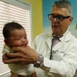 Calmare un Neonato in Lacrime: il Metodo del Pediatra in un Video