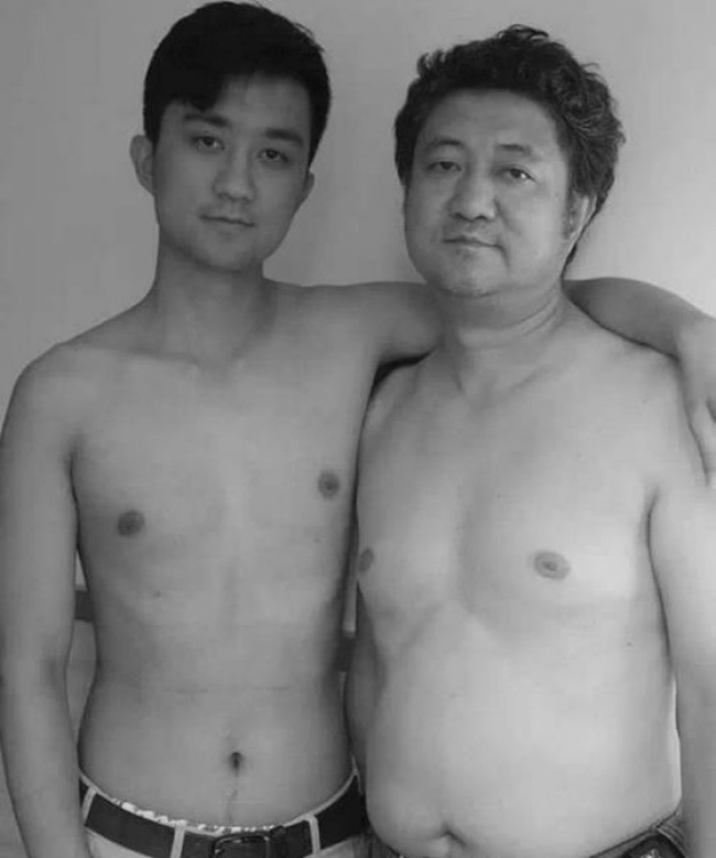 Padre e Figlio Ripetono la Stessa Foto per Quasi 30 Anni: Ecco il Risultato!