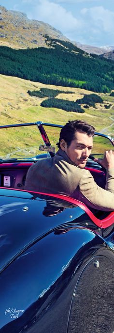 35 Uomini Decisamente Hot al Volante. Chi Farebbe un Giro con Loro?