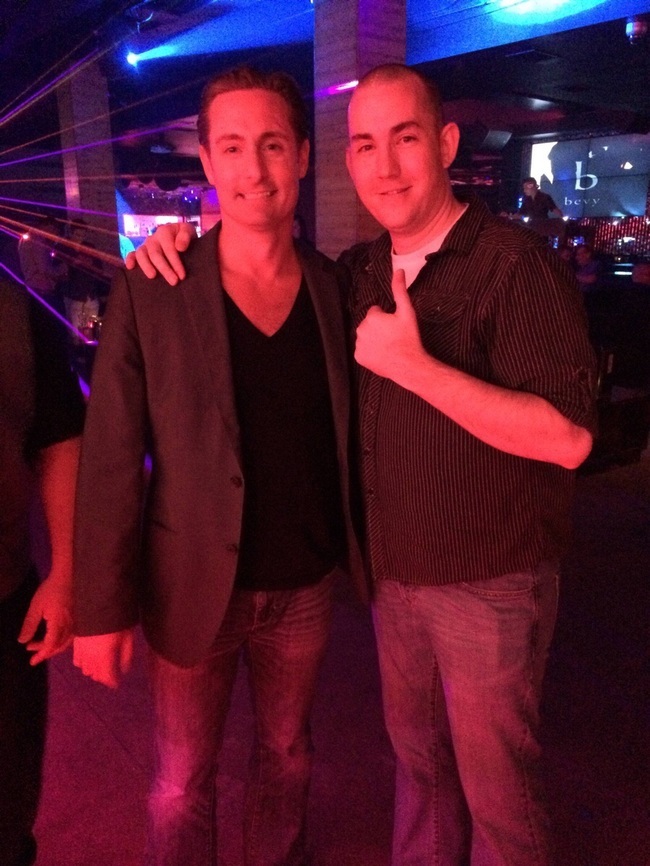 18 Persone che Credono di Aver Fatto una Foto con un Vip (e ne vanno fiere)!!