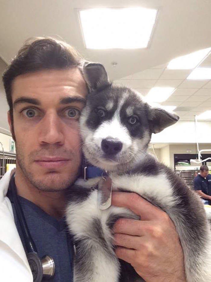 Evan Antin, è Lui il Veterinario Più Sexy del Mondo. Ecco le Foto!