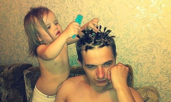 15 Bimbe che Hanno Deciso di Rendere Ancora "Più Belli" i Loro Papà