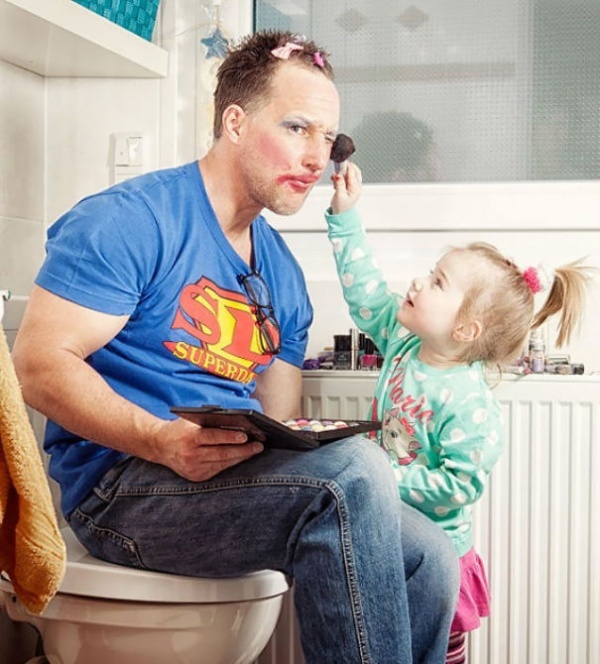15 Bimbe che Hanno Deciso di Rendere Ancora "Più Belli" i Loro Papà