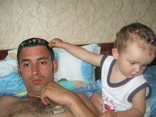 15 Bimbe che Hanno Deciso di Rendere Ancora "Più Belli" i Loro Papà