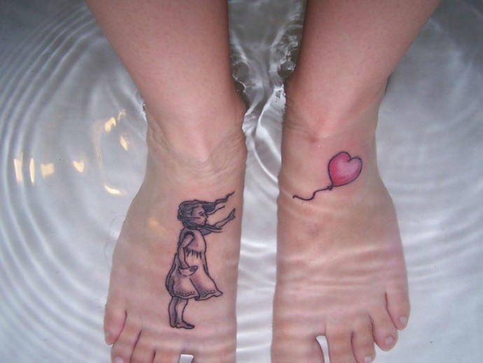 30 Idee per un Tatuaggio ai Piedi Sensuale di cui Non Pentirsi Mai!