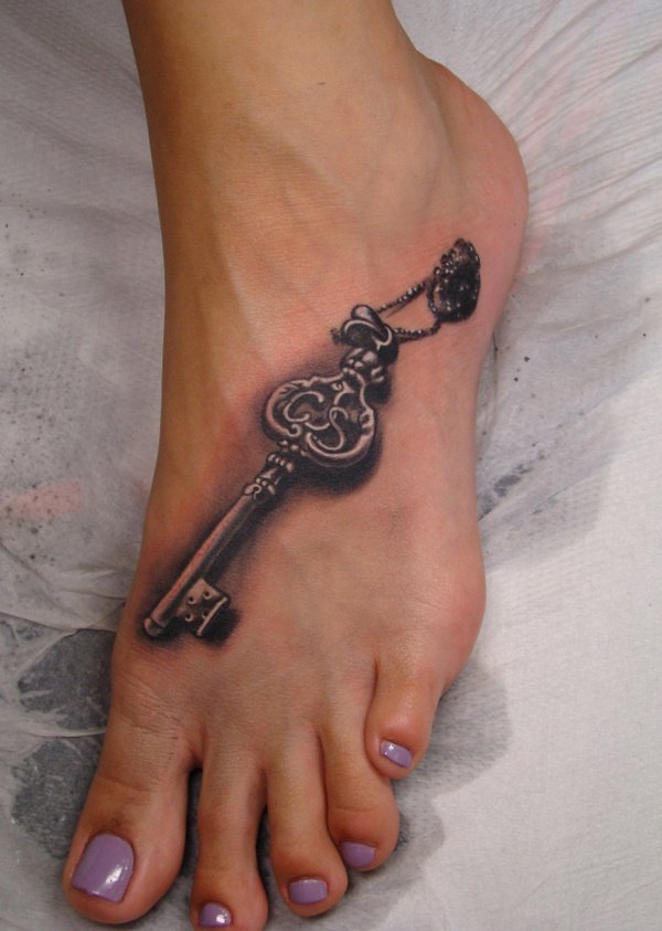 30 Idee per un Tatuaggio ai Piedi Sensuale di cui Non Pentirsi Mai!