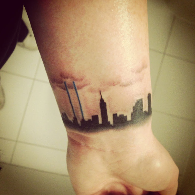 Cerchi un'Idea per un Tatuaggio sul Polso? Lasciati Ispirare da Queste 35 Foto!