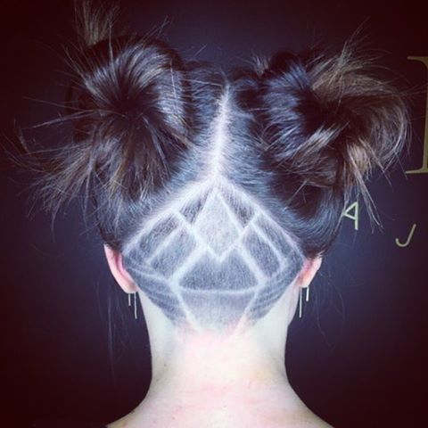 Voglia di un Nuovo Look Senza Osare Troppo? 10 Undercut Hair Tattoos da Provare!