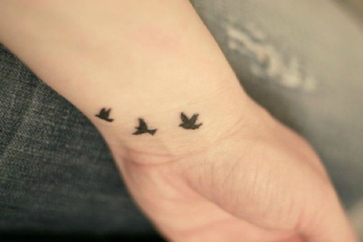 Cerchi un'Idea per un Tatuaggio sul Polso? Lasciati Ispirare da Queste 35 Foto!