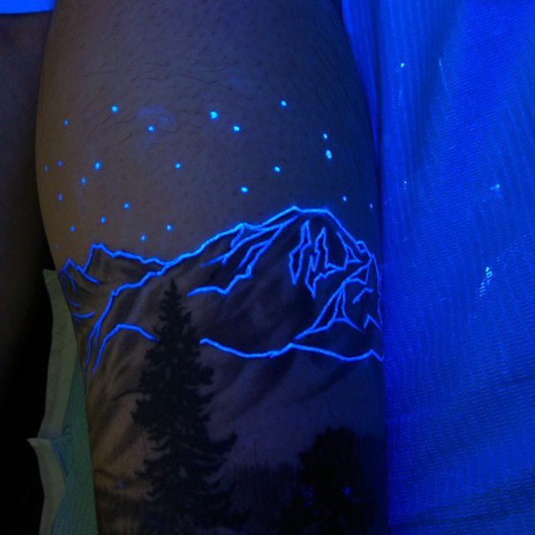 Il Tatuaggio C'è o Non C'è? Ecco 30 Sorpredenti Tattoo che si Illuminano al Buio!