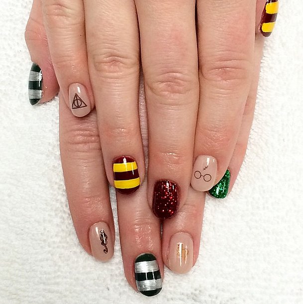 Pazze per Harry Potter? Ecco 20 Magiche Nail Art Ispirate al Famoso Maghetto
