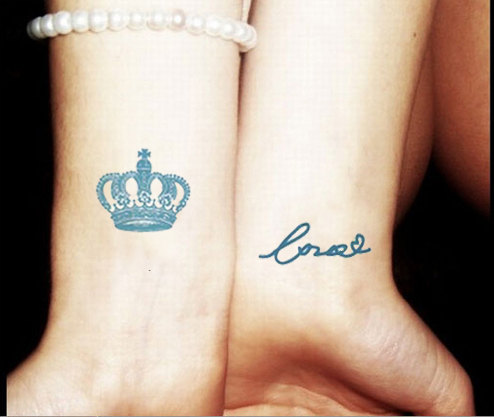 Cerchi un'Idea per un Tatuaggio sul Polso? Lasciati Ispirare da Queste 35 Foto!