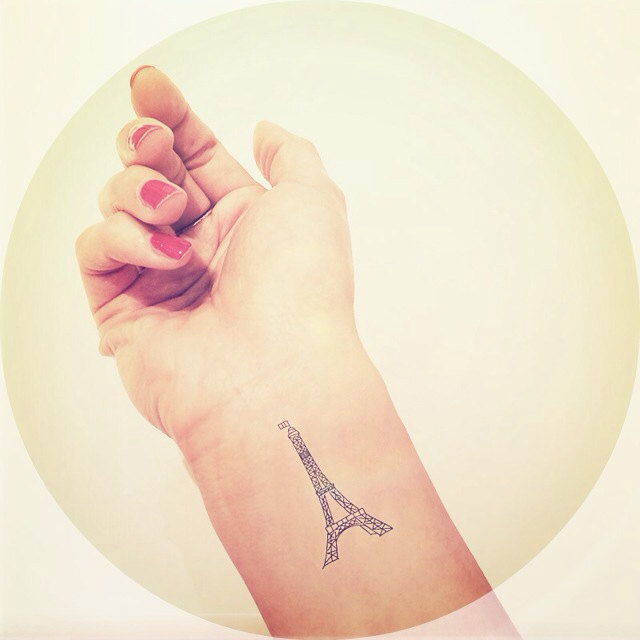 Cerchi un'Idea per un Tatuaggio sul Polso? Lasciati Ispirare da Queste 35 Foto!