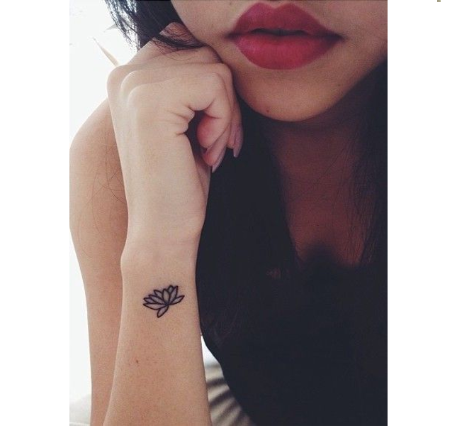 Cerchi un'Idea per un Tatuaggio sul Polso? Lasciati Ispirare da Queste 35 Foto!