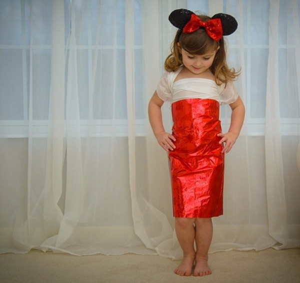 La Piccola Bimba Fashion che Ricrea gli Abiti delle Star con la Mamma, Ecco le Foto!