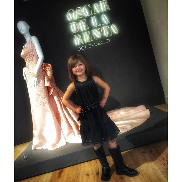 La Piccola Bimba Fashion che Ricrea gli Abiti delle Star con la Mamma, Ecco le Foto!