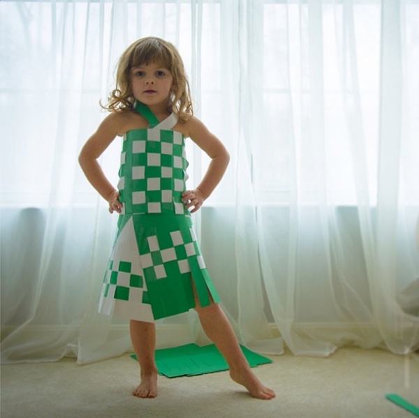 La Piccola Bimba Fashion che Ricrea gli Abiti delle Star con la Mamma, Ecco le Foto!