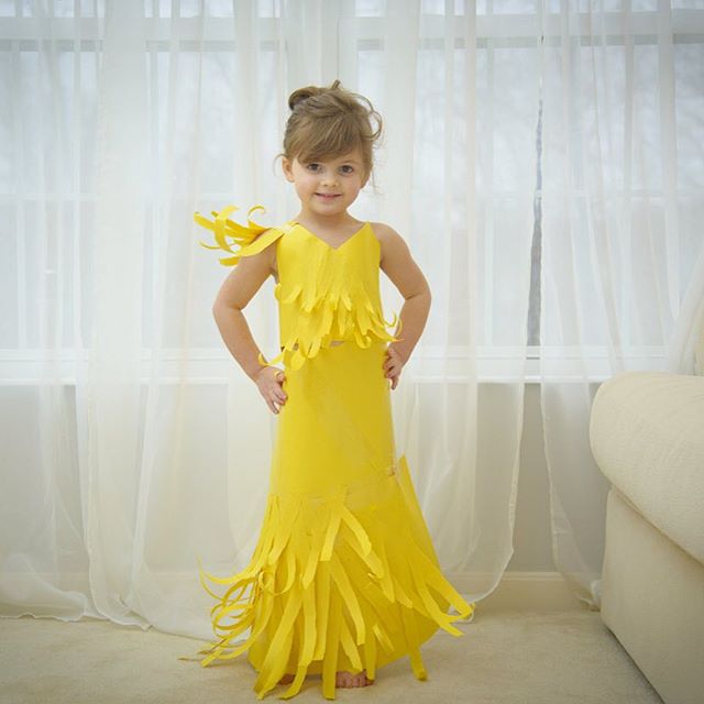 La Piccola Bimba Fashion che Ricrea gli Abiti delle Star con la Mamma, Ecco le Foto!