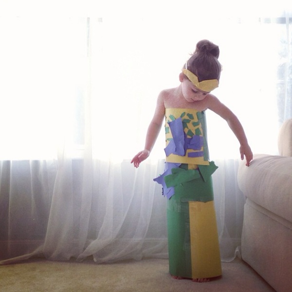 La Piccola Bimba Fashion che Ricrea gli Abiti delle Star con la Mamma, Ecco le Foto!