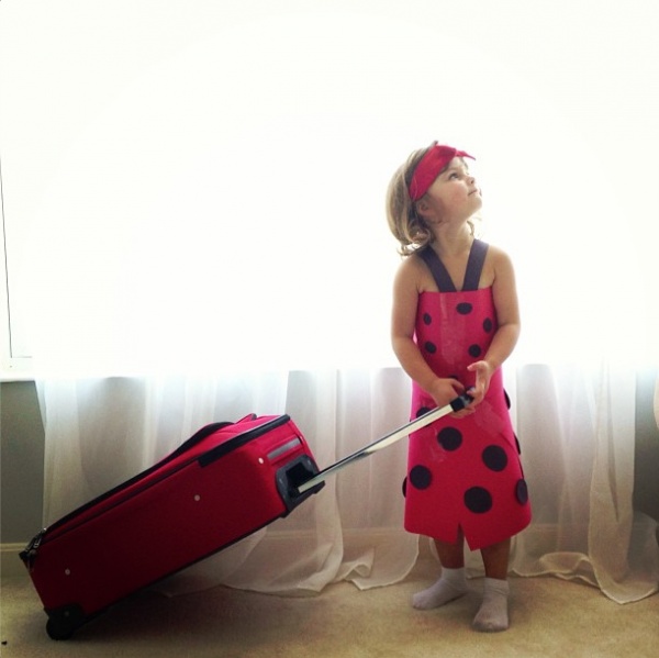 La Piccola Bimba Fashion che Ricrea gli Abiti delle Star con la Mamma, Ecco le Foto!