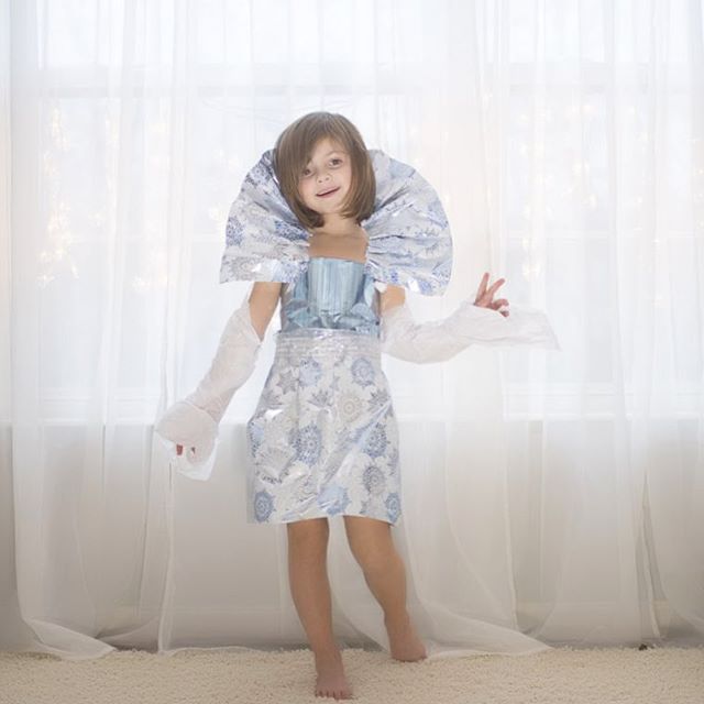 La Piccola Bimba Fashion che Ricrea gli Abiti delle Star con la Mamma, Ecco le Foto!