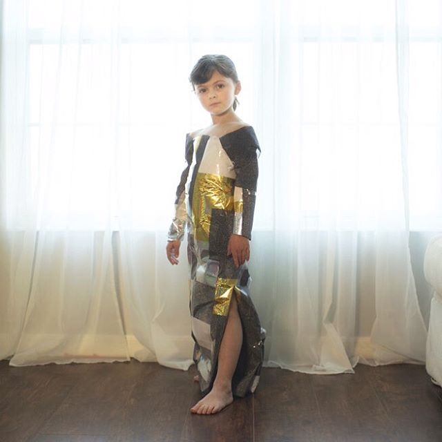 La Piccola Bimba Fashion che Ricrea gli Abiti delle Star con la Mamma, Ecco le Foto!