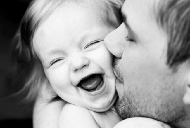 22 Foto di Papà Eccezionali che Hanno Capito Bene Come Crescere le Loro Figlie