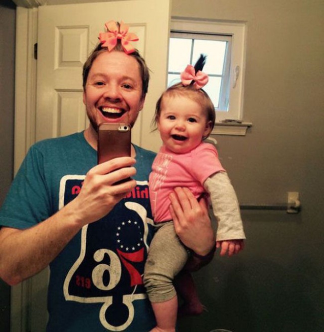 22 Foto di Papà Eccezionali che Hanno Capito Bene Come Crescere le Loro Figlie