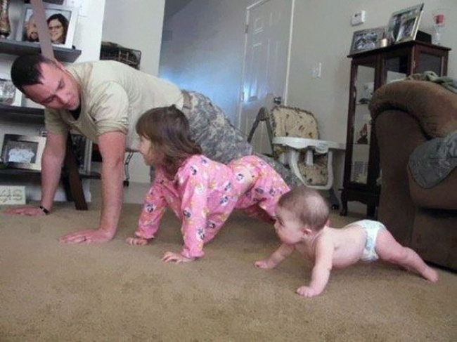 22 Foto di Papà Eccezionali che Hanno Capito Bene Come Crescere le Loro Figlie