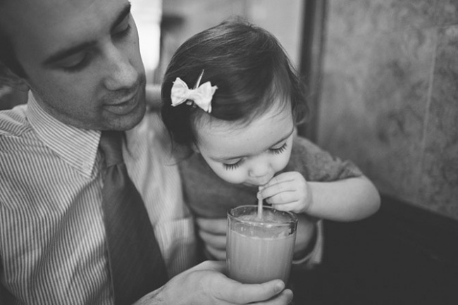 22 Foto di Papà Eccezionali che Hanno Capito Bene Come Crescere le Loro Figlie