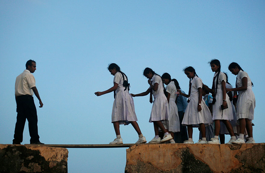 20 Percorsi Pericolosi Nel Mondo Che I Bambini Devono Fare Per Andare a Scuola