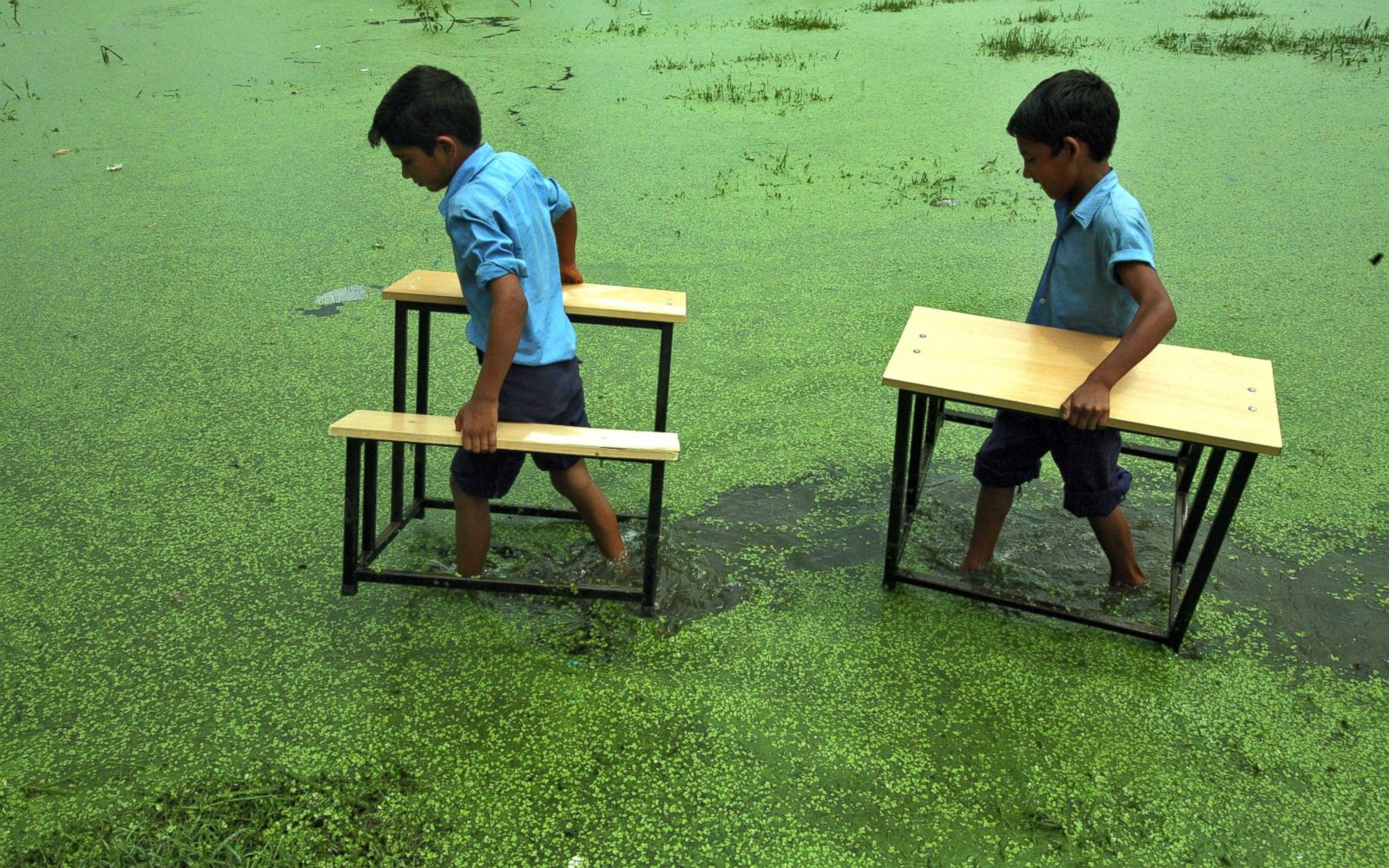 20 Percorsi Pericolosi Nel Mondo Che I Bambini Devono Fare Per Andare a Scuola