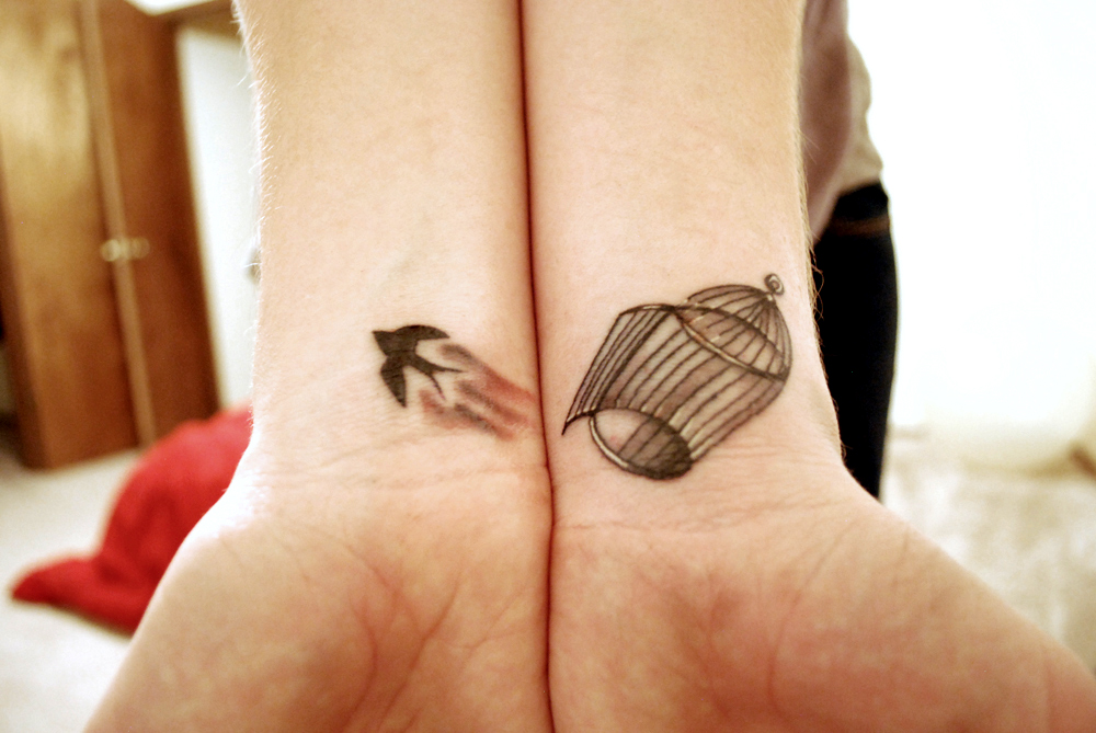 Cerchi un'Idea per un Tatuaggio sul Polso? Lasciati Ispirare da Queste 35 Foto!